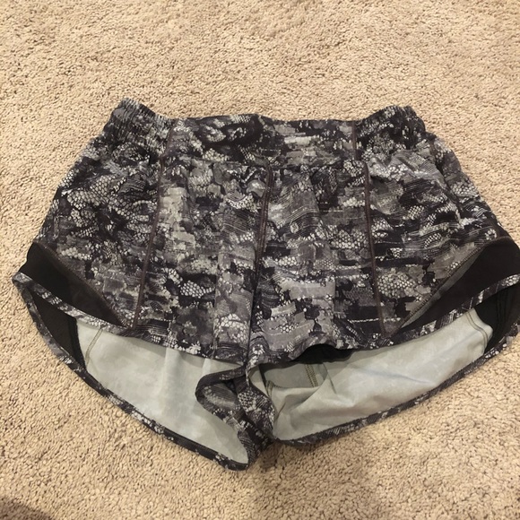 lululemon athletica Pants - Hotty Hot Short 2.5”
